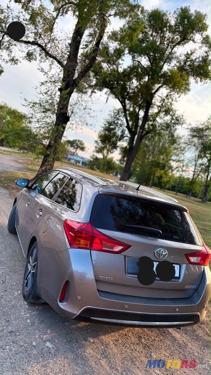 2015' Toyota Auris photo #2