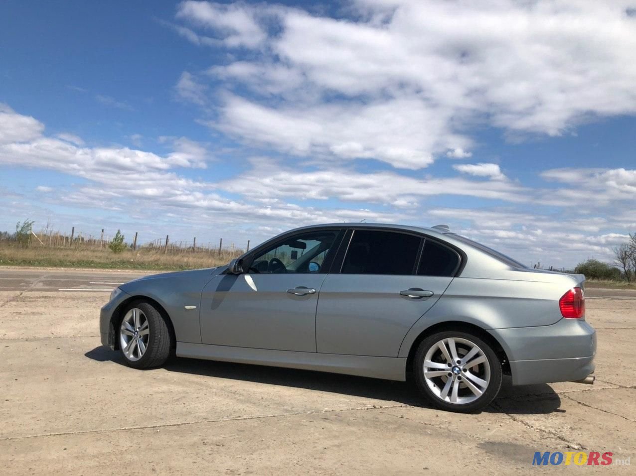 2006' BMW 3 Series Sedan 320d photo #7