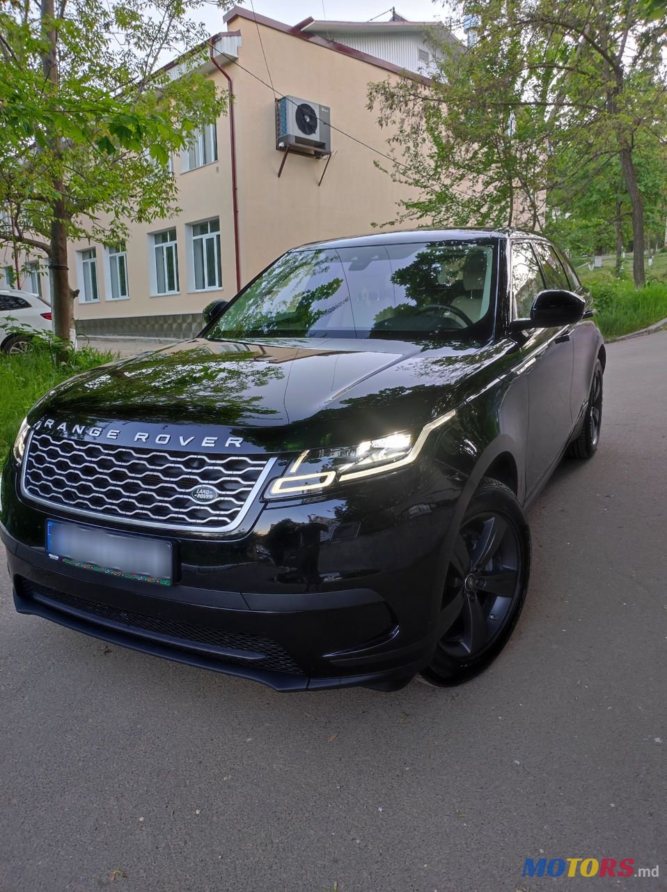2018' Land Rover Range Rover Velar photo #3