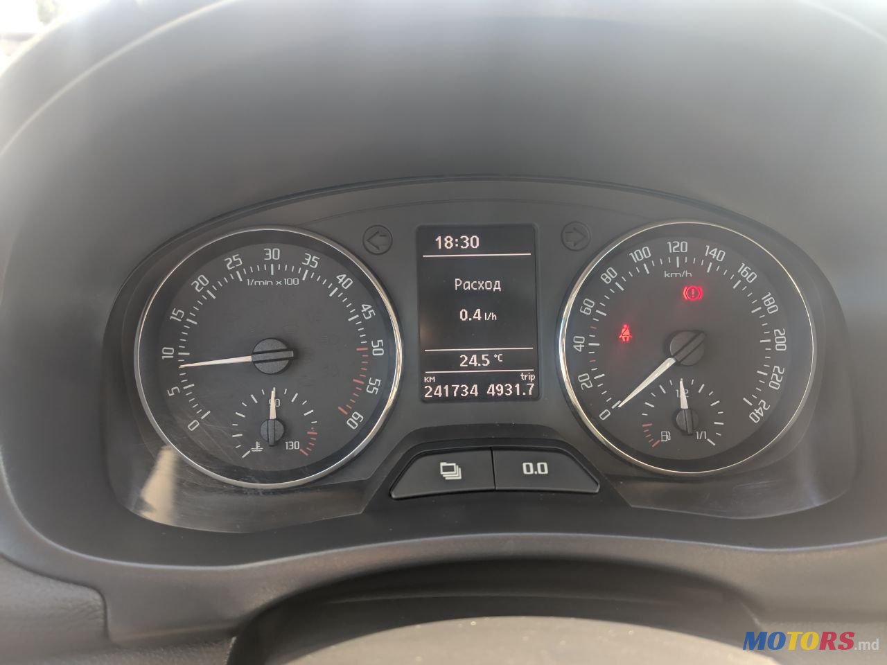 2011' Skoda Fabia photo #3