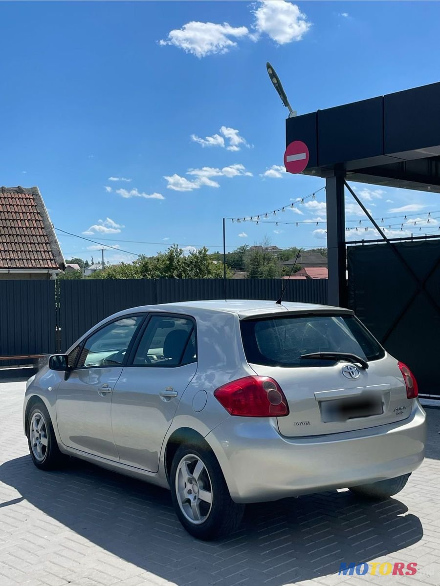 2007' Toyota Auris photo #5
