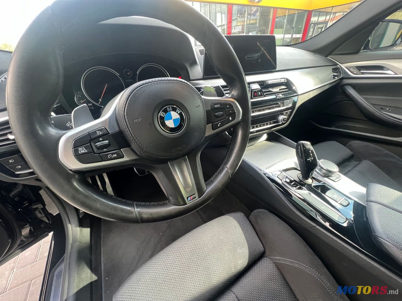 2017' BMW 5 Series photo #6