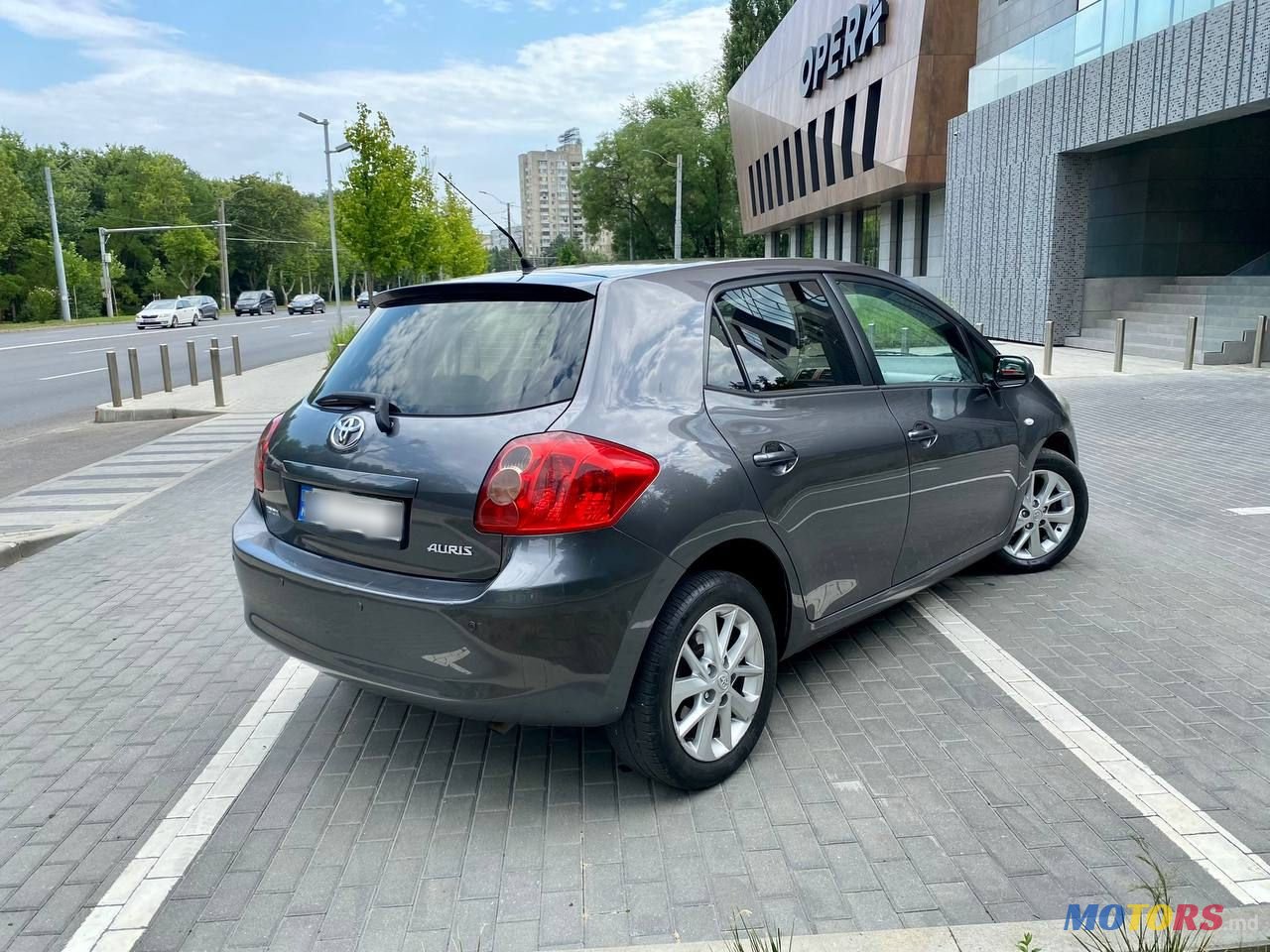 2008' Toyota Auris photo #2