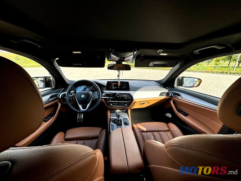 2018' BMW 5 Series photo #5