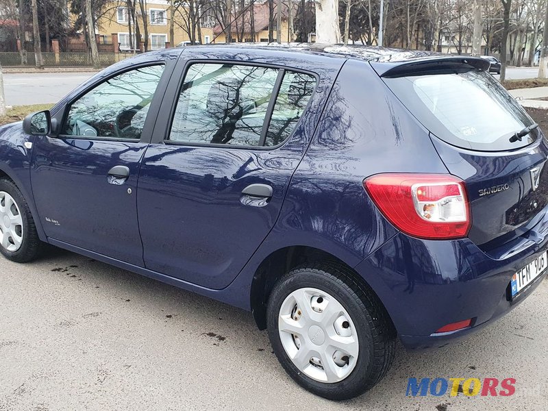 2016' Dacia Sandero photo #5