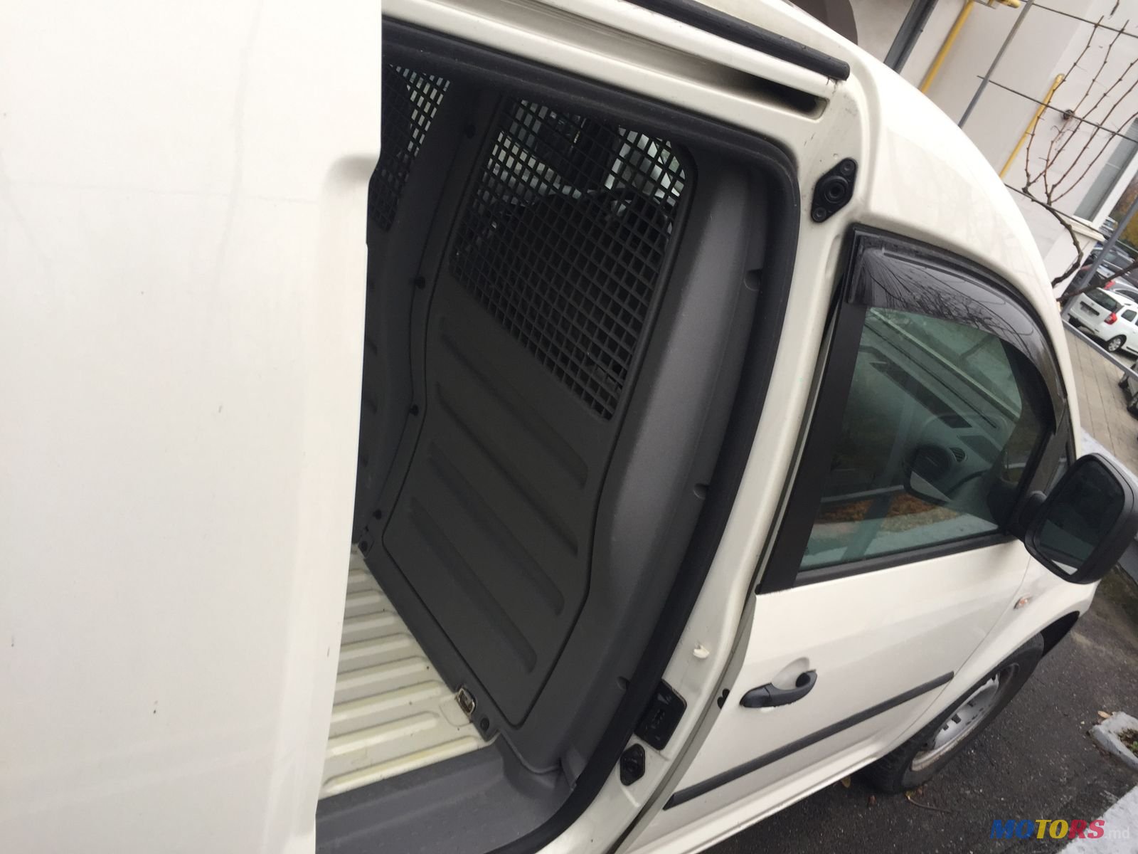 2008' Volkswagen Caddy photo #5