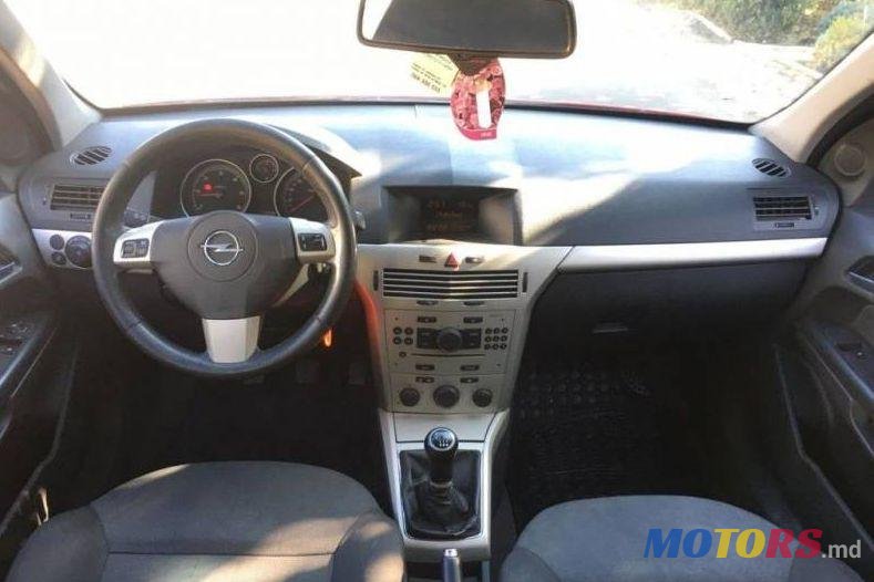 2007' Opel Astra photo #1