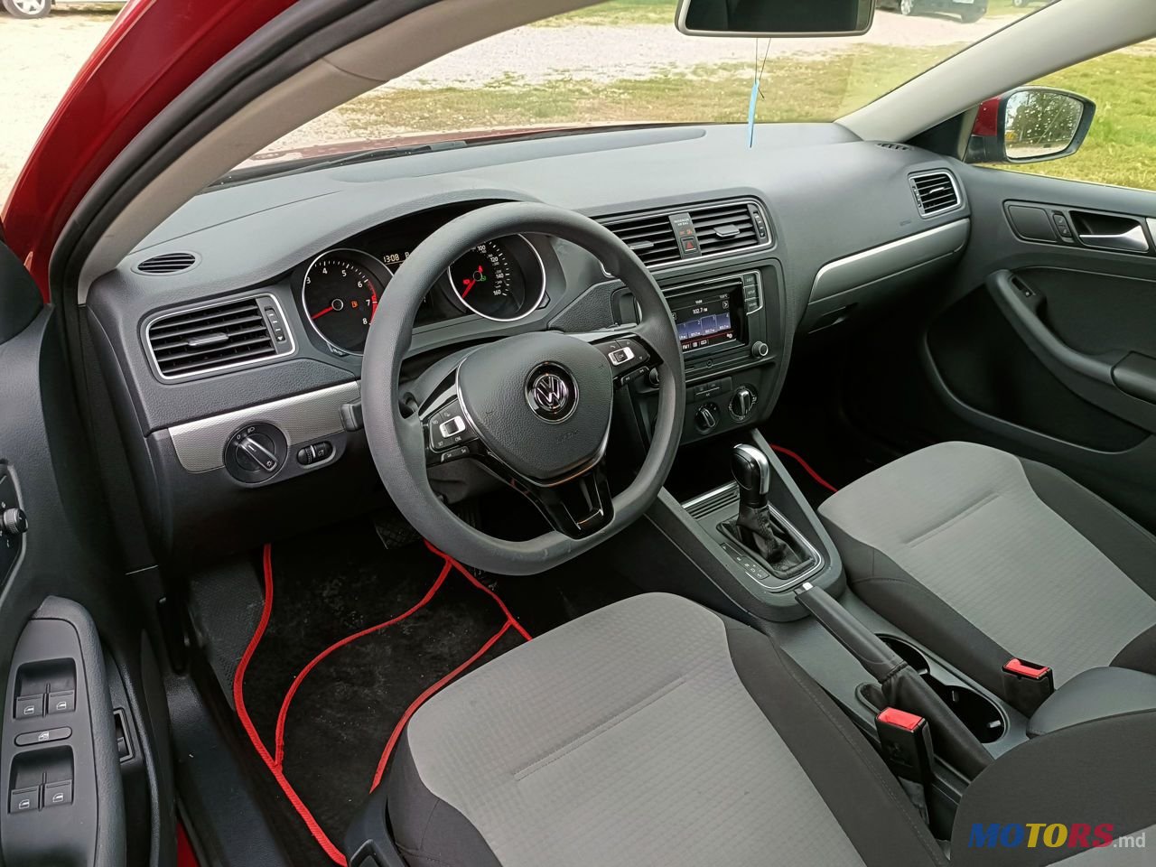 2017' Volkswagen Jetta photo #6