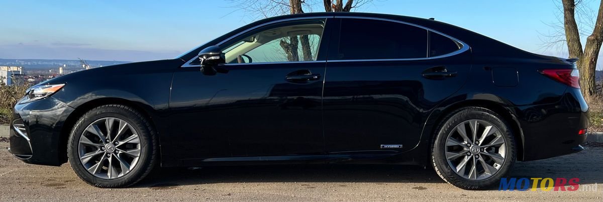 2013' Lexus Es Series photo #3