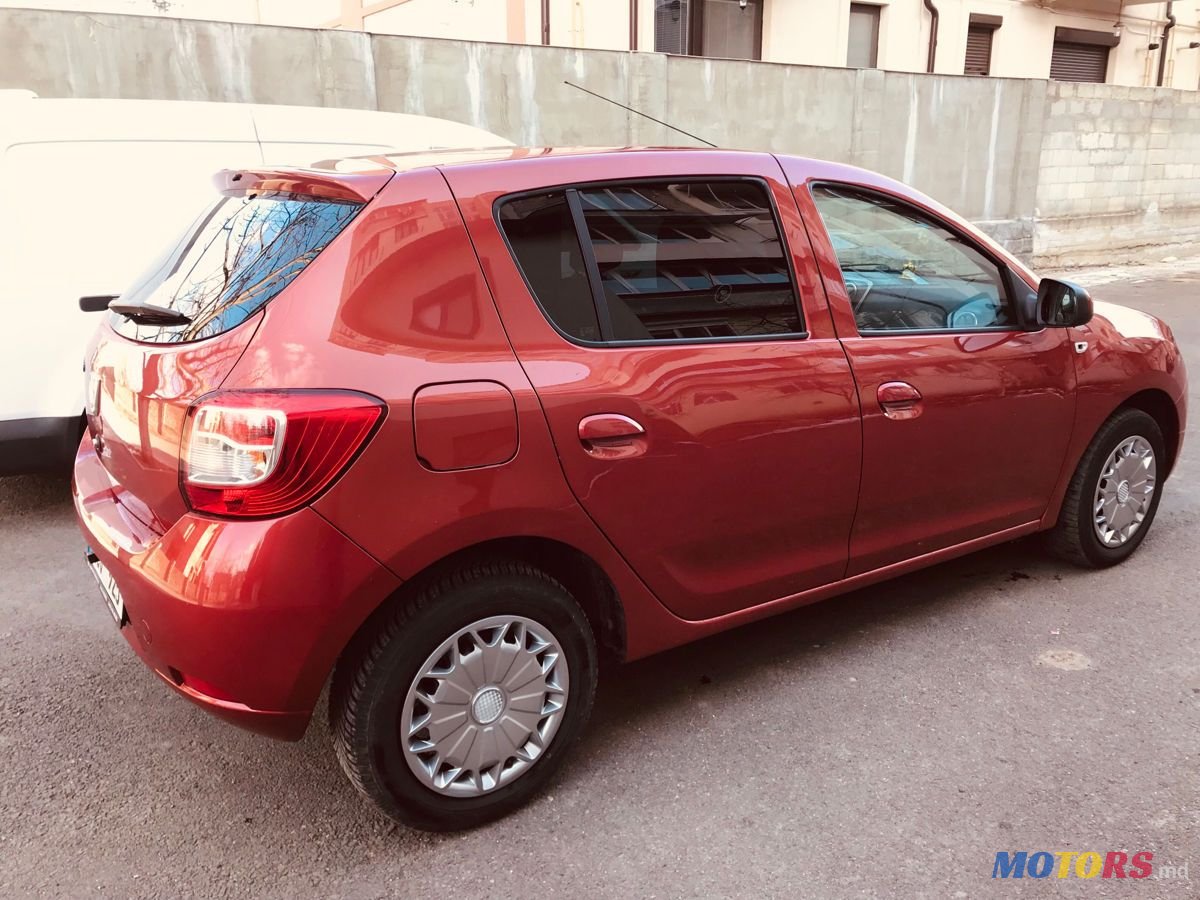 2015' Dacia Sandero photo #4