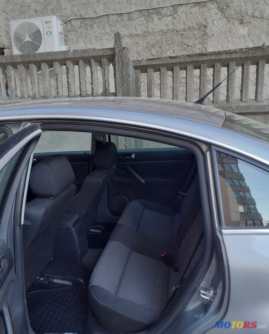 2002' Volkswagen Passat photo #2