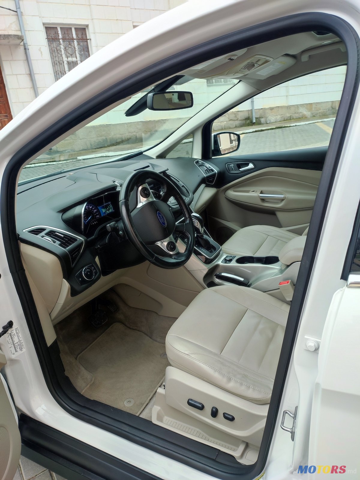 2013' Ford C-MAX Hybrid photo #4