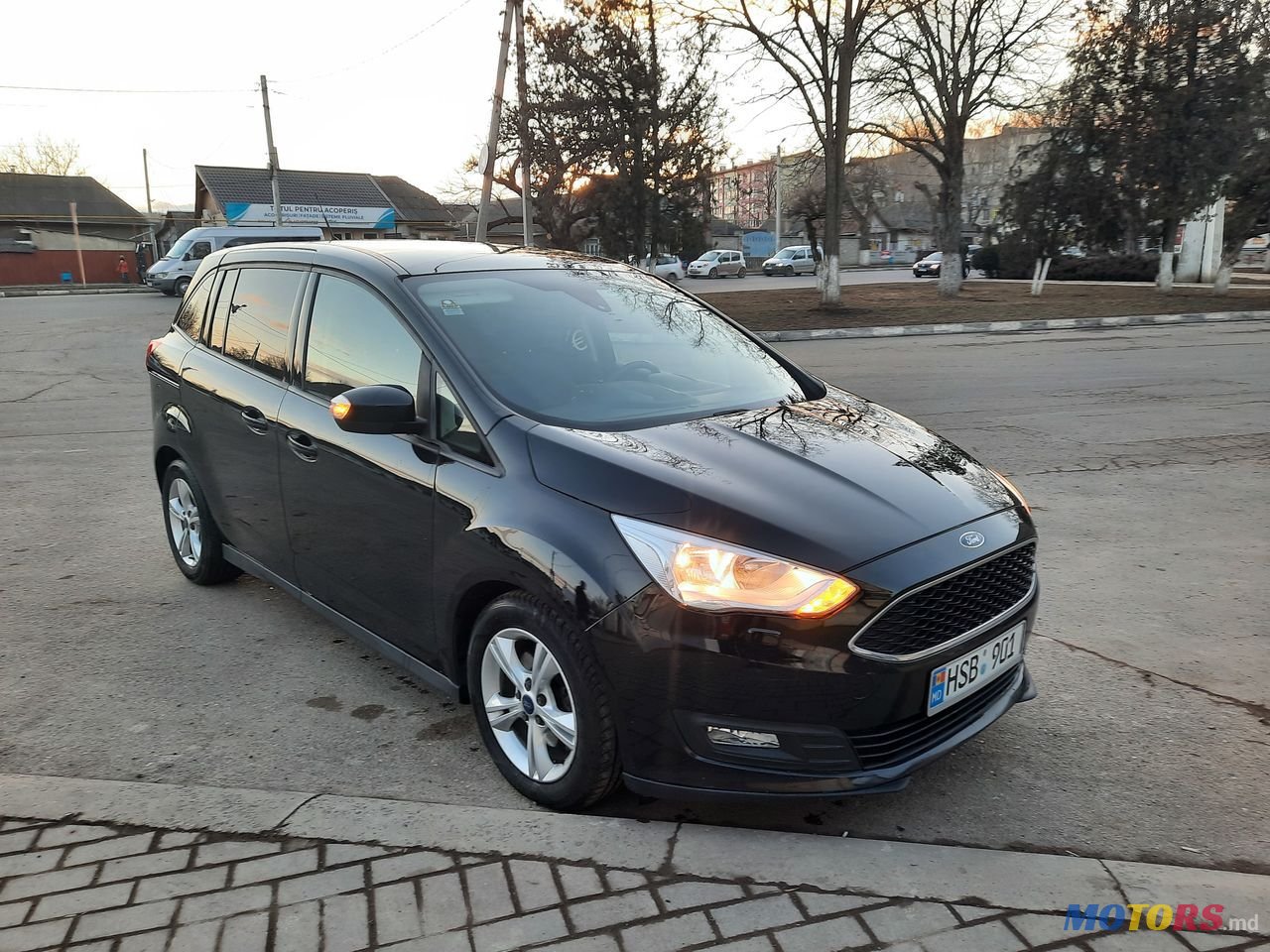2015' Ford Grand C-MAX photo #3