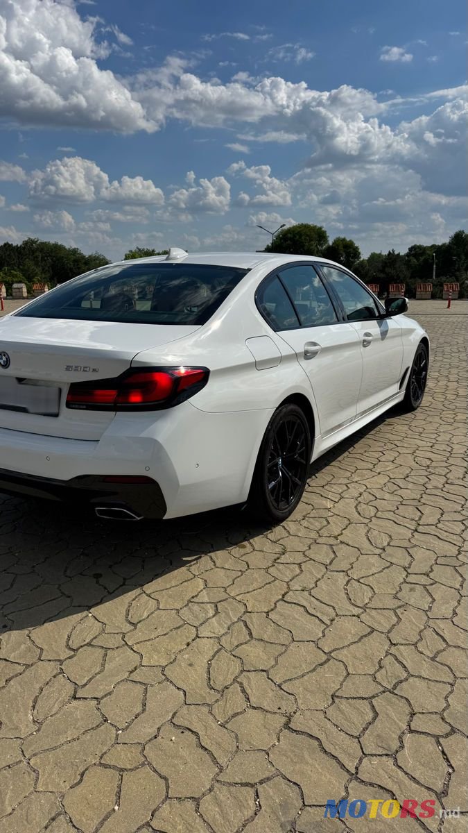 2022' BMW 5 Series photo #2
