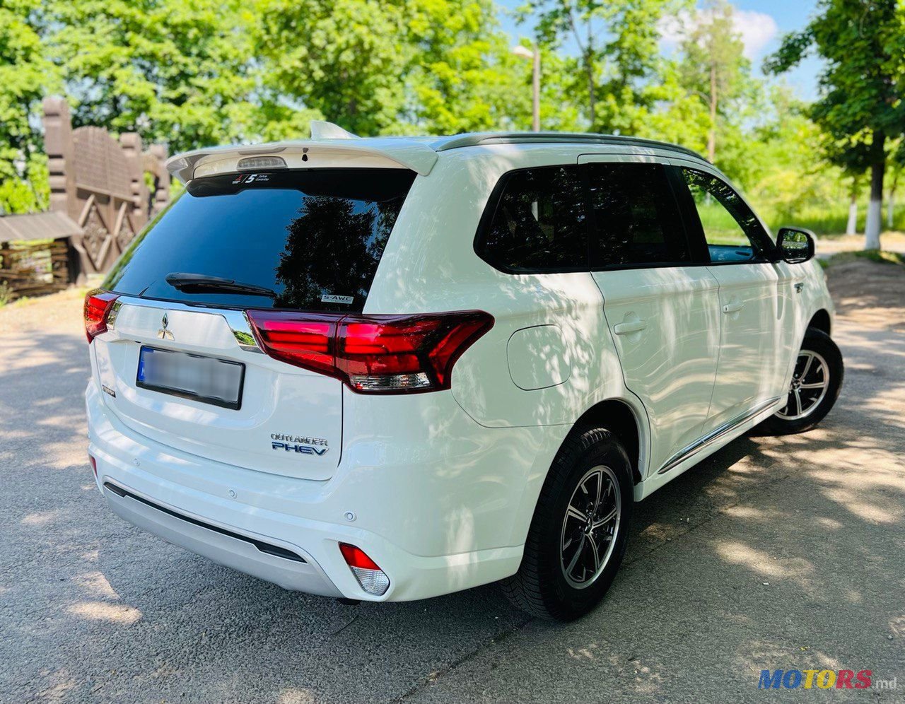 2019' Mitsubishi Outlander photo #3