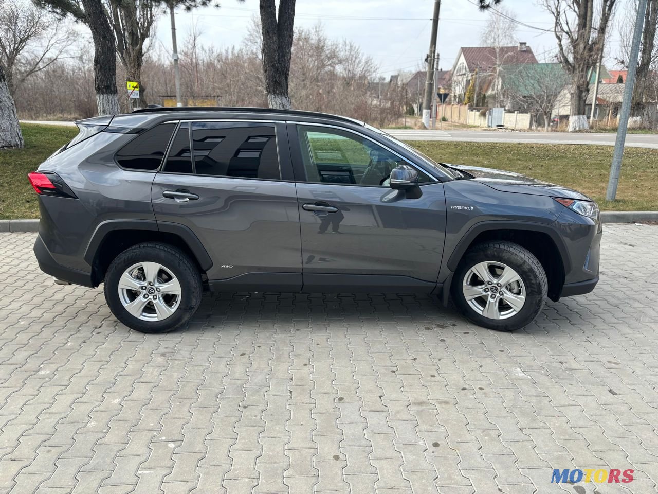 2020' Toyota RAV4 photo #3