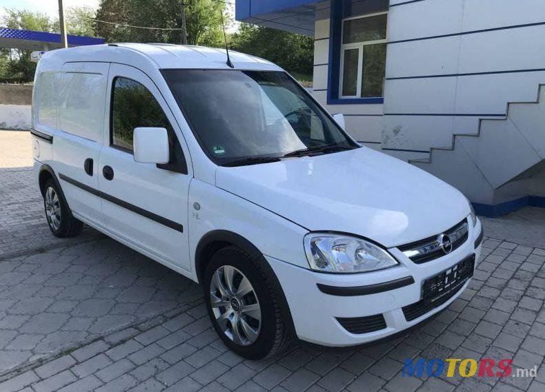2011' Opel Combo photo #1