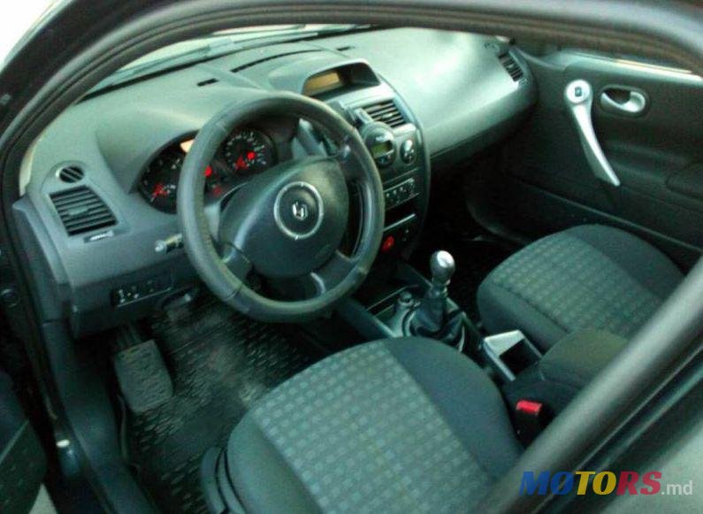 2008' Renault Megane photo #1