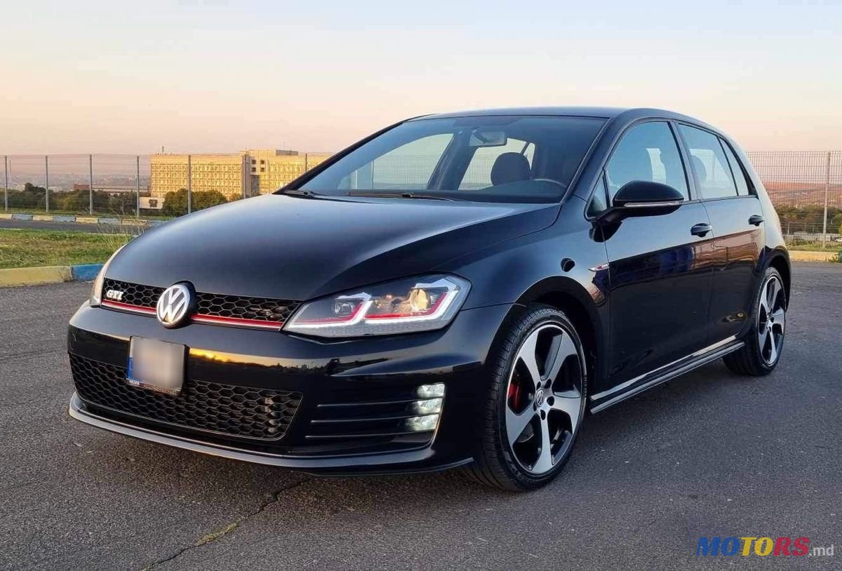 2017' Volkswagen Golf photo #1