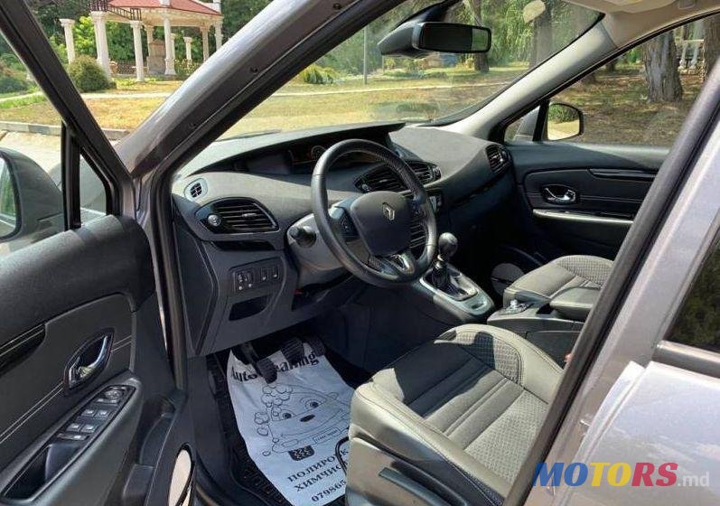 2015' Renault Grand Scenic photo #2