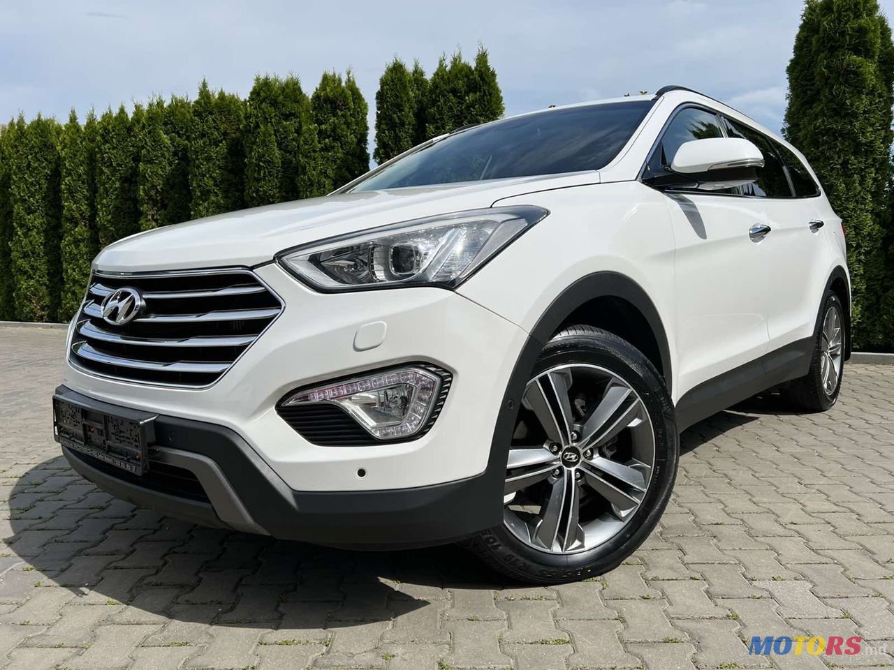 2013' Hyundai Santa Fe photo #5