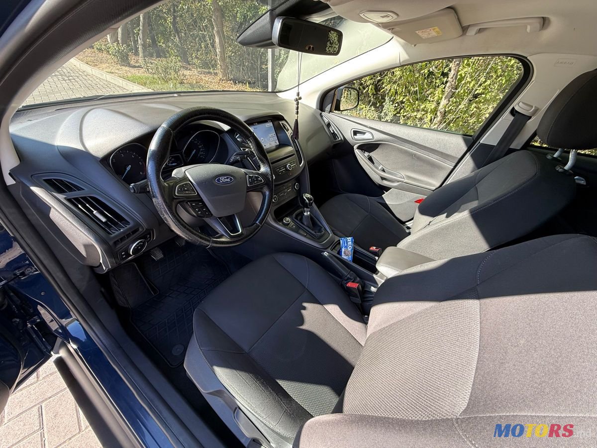 2017' Ford Focus photo #4