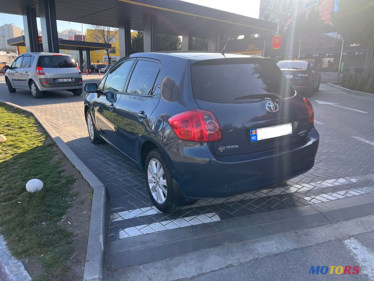 2007' Toyota Auris photo #4