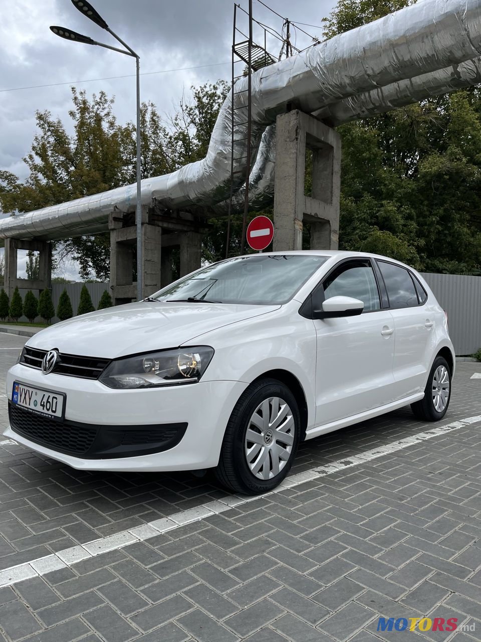 2014' Volkswagen Polo photo #2