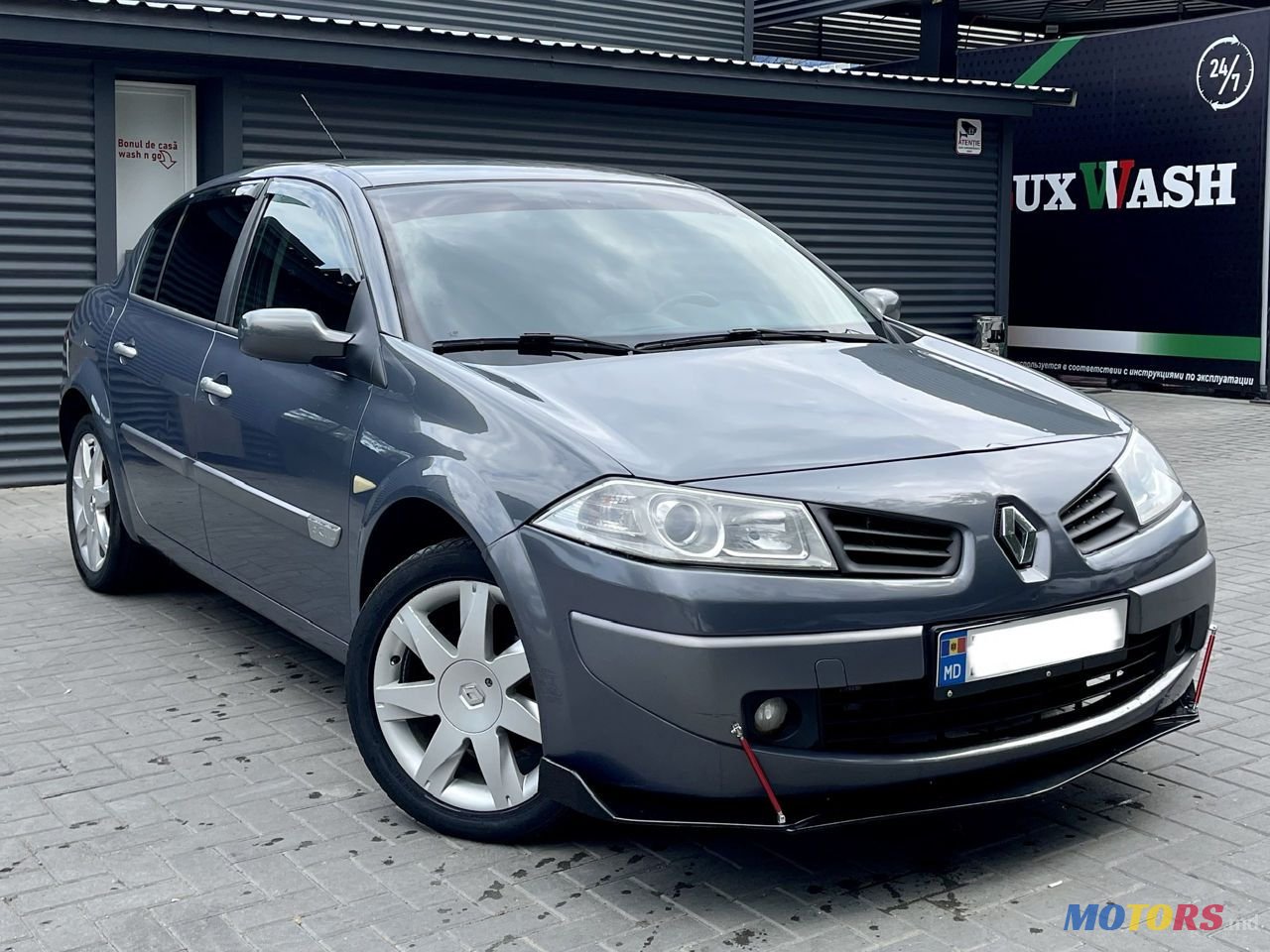 2007' Renault Megane photo #2