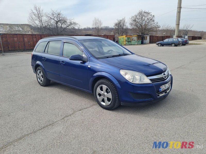 2008' Opel Astra photo #3