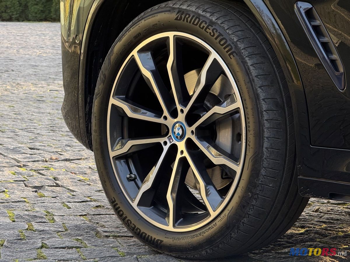 2022' BMW X3 photo #6