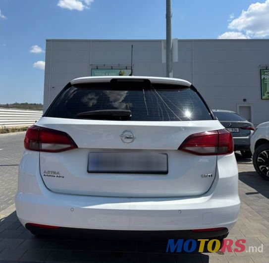 2017' Opel Astra photo #4