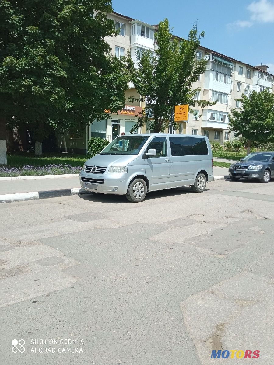 2006' Volkswagen Multivan photo #1