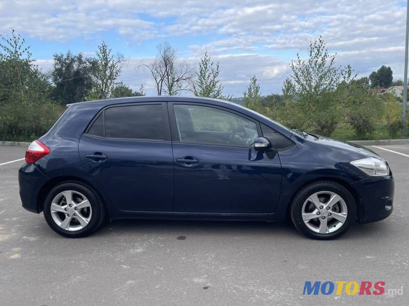 2010' Toyota Auris photo #4