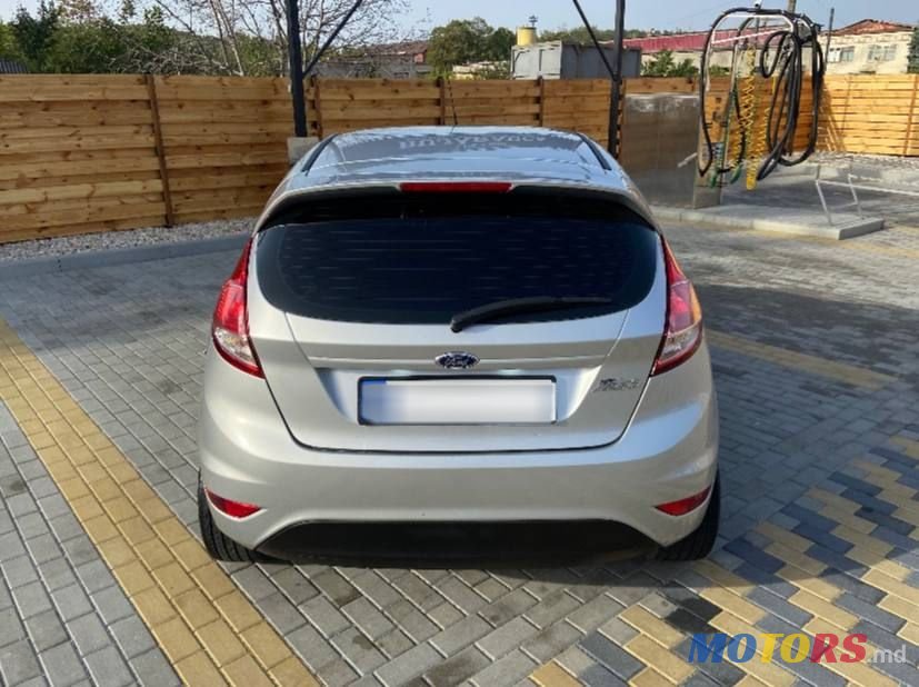 2015' Ford Fiesta photo #3