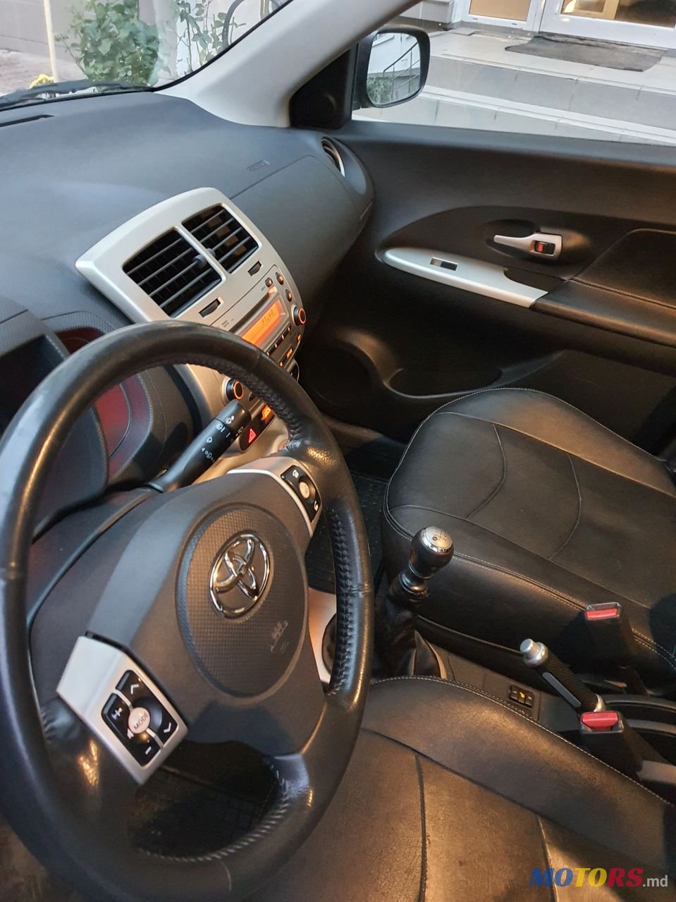 2010' Toyota Urban Cruiser photo #2