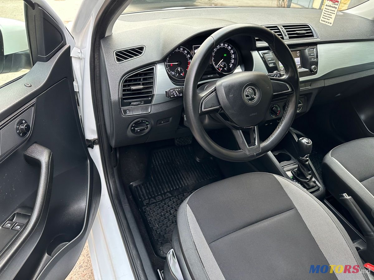 2015' Skoda Fabia photo #5