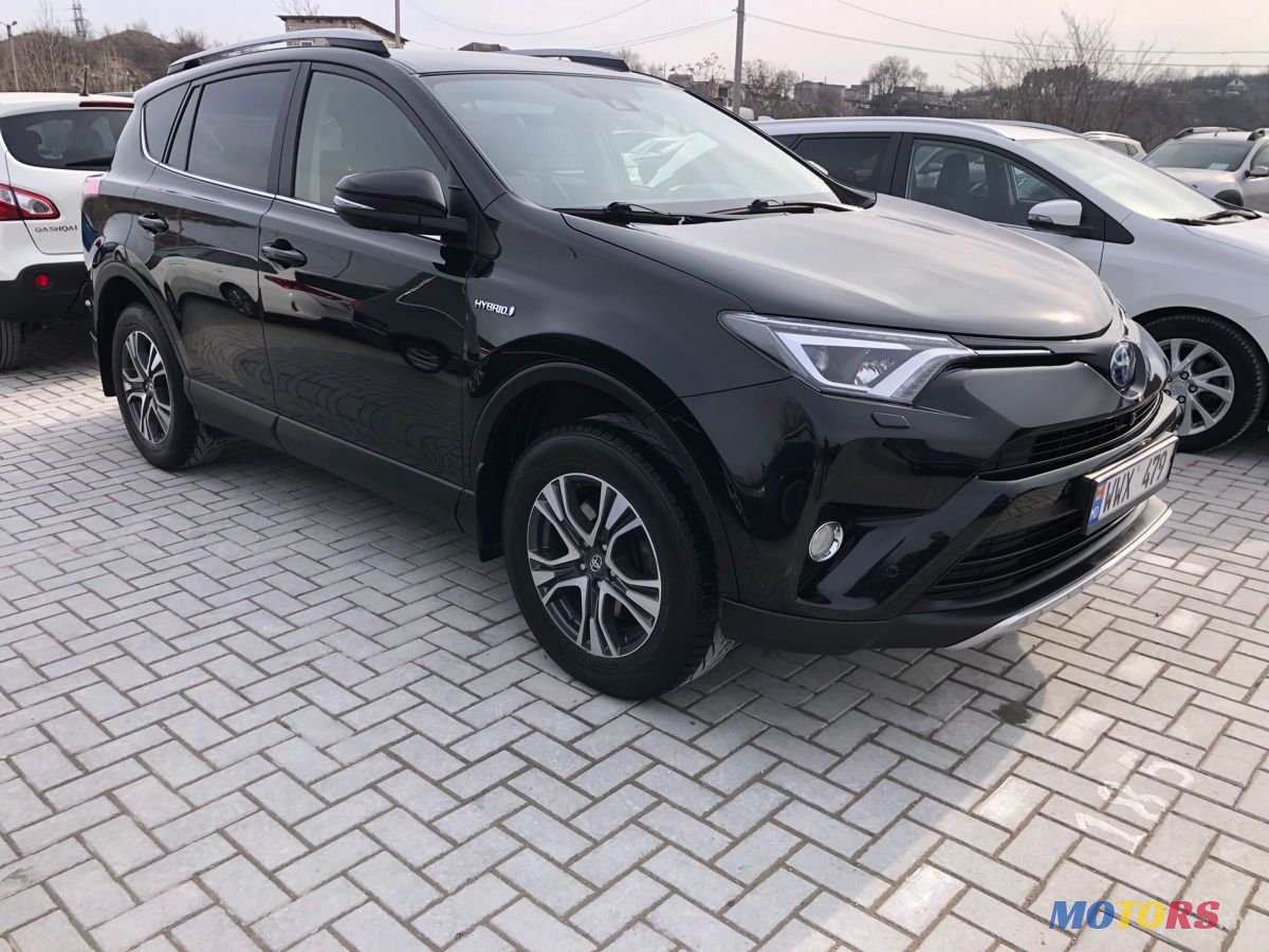 2017' Toyota RAV4 photo #3