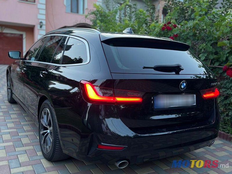 2021' BMW 3 Series photo #3