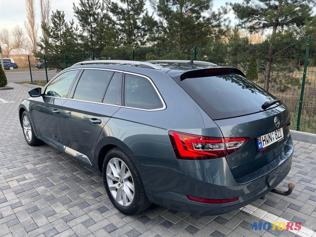 2017' Skoda Superb photo #3