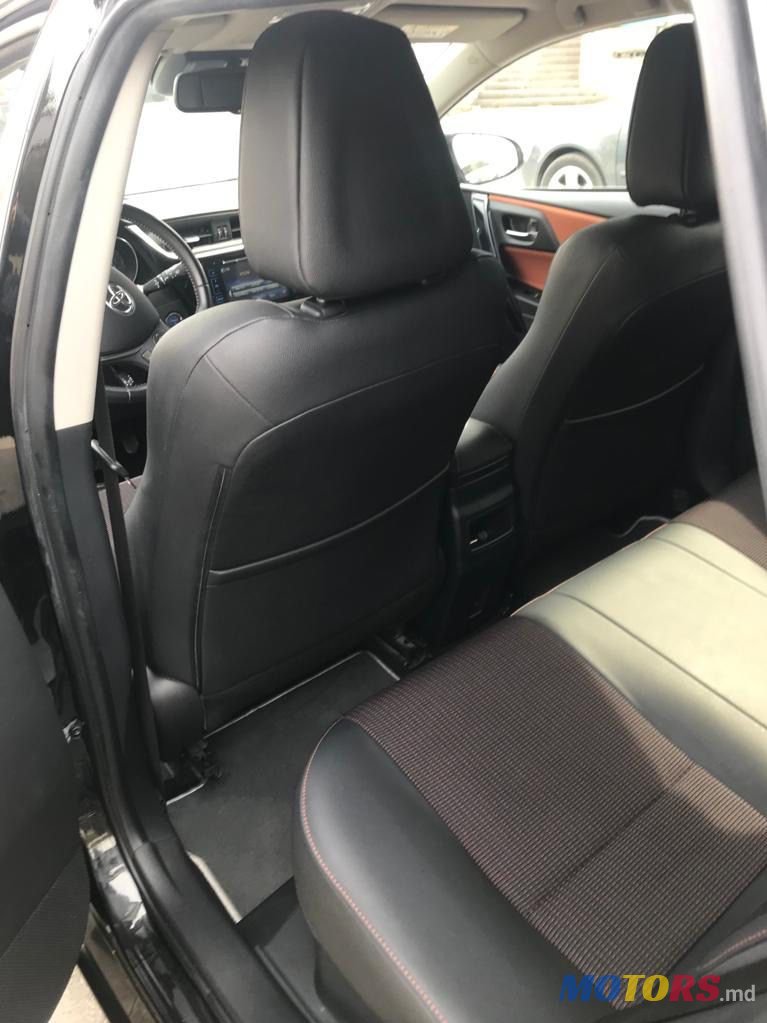 2017' Toyota Auris photo #3