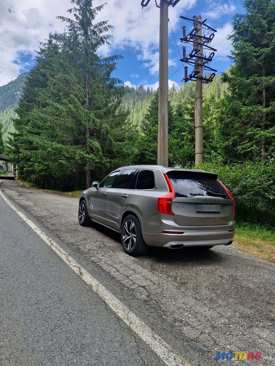 2020' Volvo XC90 photo #2