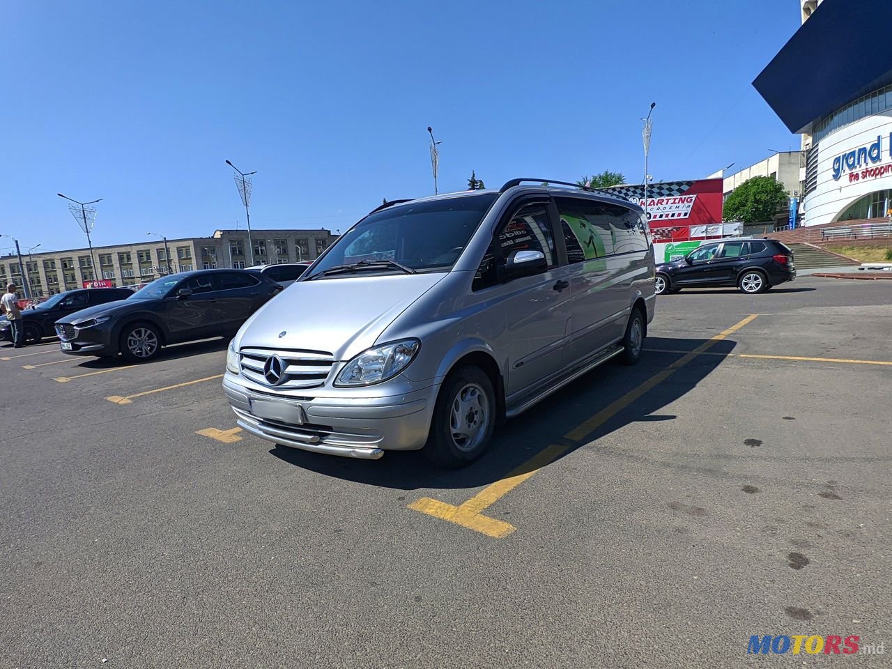 2005' Mercedes-Benz Viano photo #1