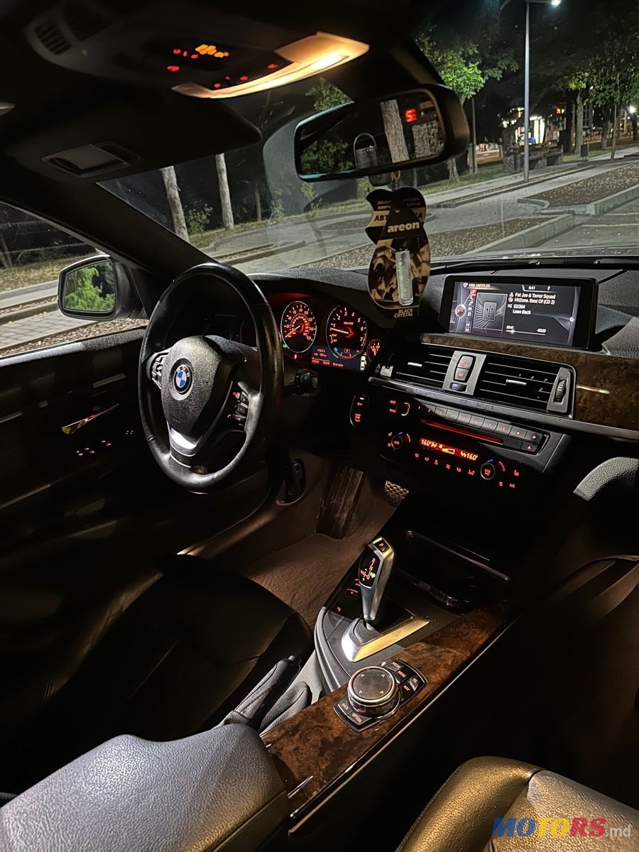 2015' BMW 3 Series photo #2