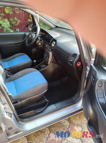 2004' Opel Zafira photo #3