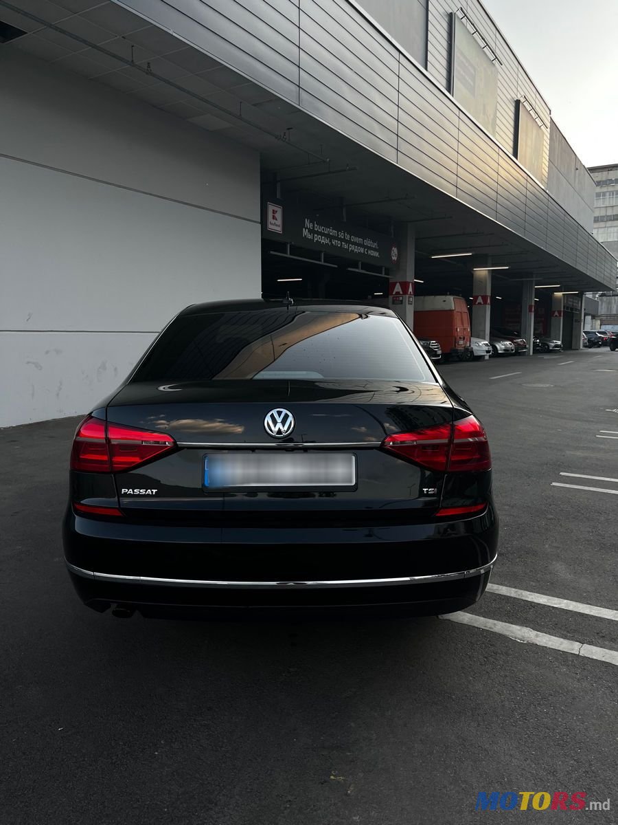 2016' Volkswagen Passat photo #6