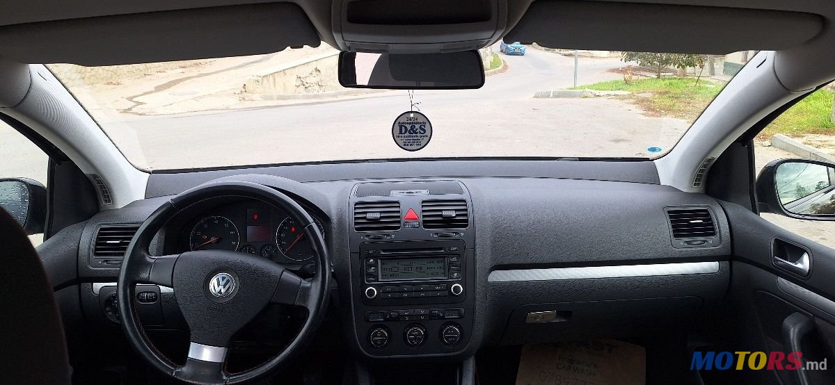 2006' Volkswagen Golf photo #5