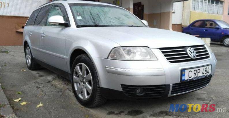 2004' Volkswagen Passat photo #2