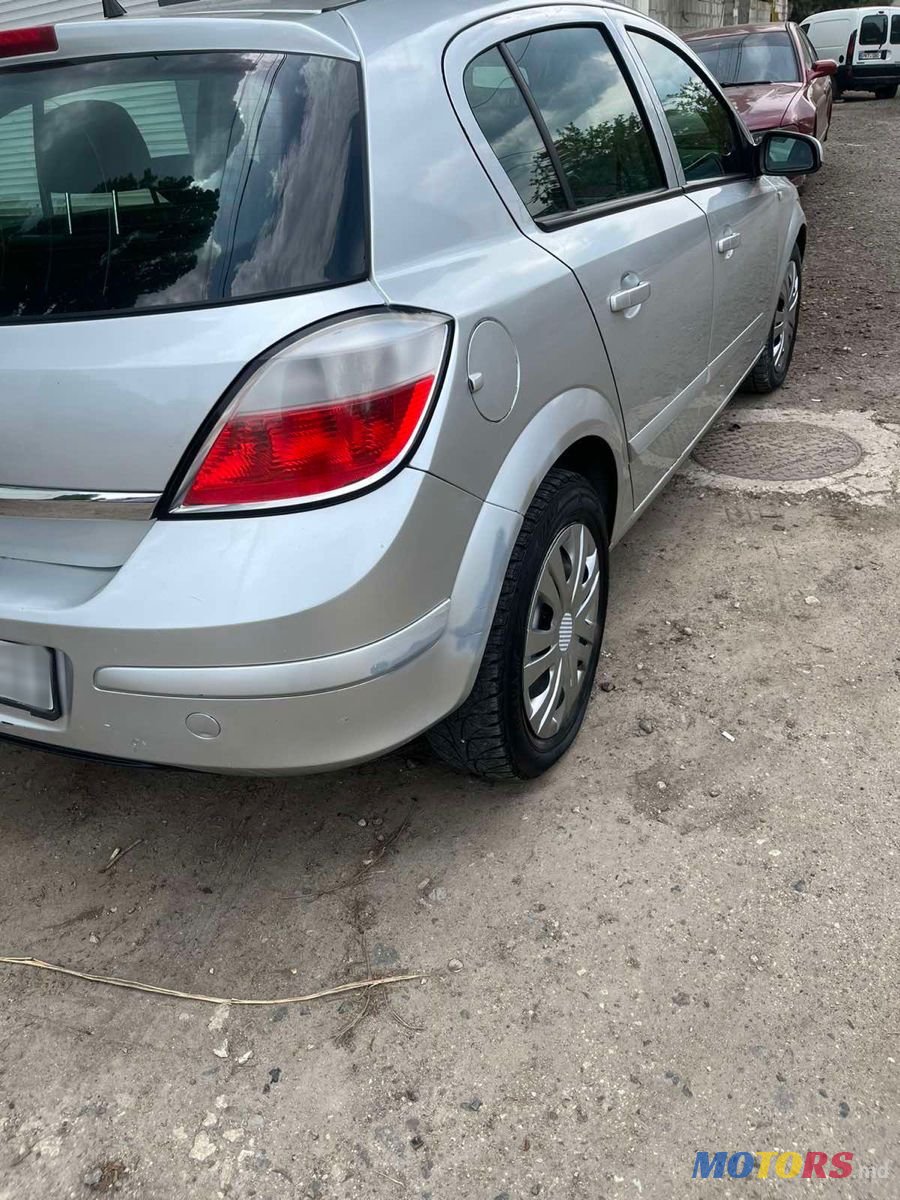 2005' Opel Astra photo #3