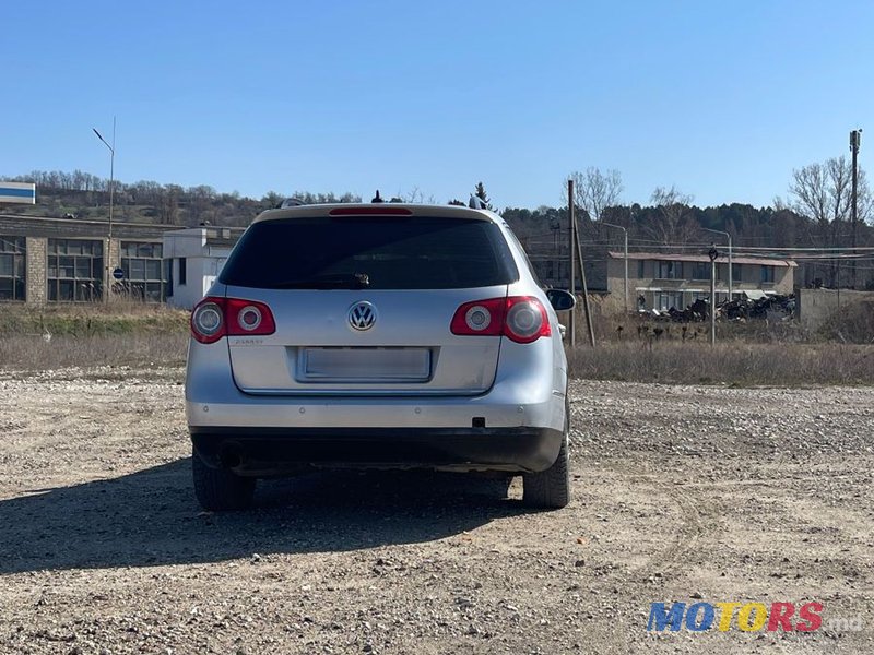 2008' Volkswagen Passat photo #6
